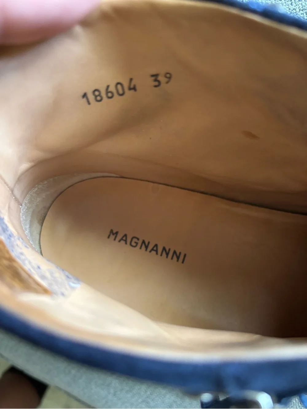Magnanni Navy Suede Chukka Boots with Silver Eyelets